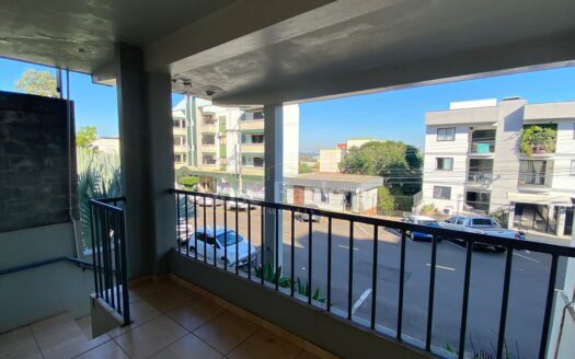 CASA COMERCIAL NA RUA GUAPORÉ