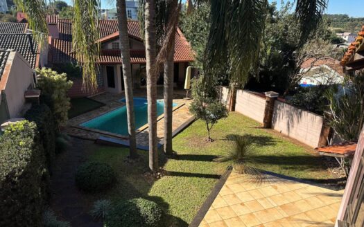 CASA DE ALTO PADRÃO NO CENTRO