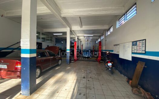 APARTAMENTO E PAVILHÃO COMERCIAL