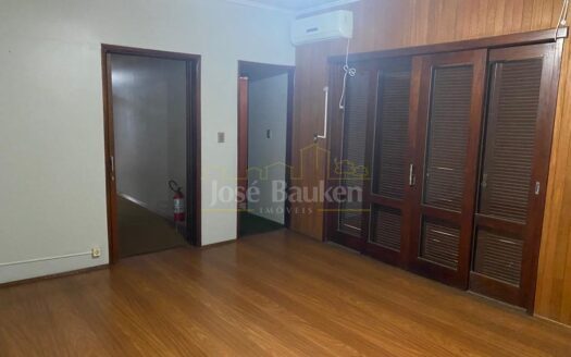 PRÉDIO COMERCIAL NO CENTRO