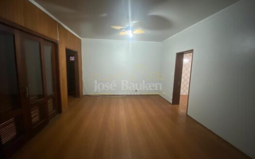 PRÉDIO COMERCIAL NO CENTRO