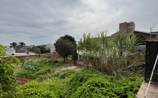 TERRENO NO CENTRO