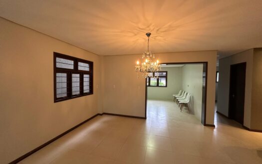 CASA DE ALTO PADRÃO NO BAIRRO SÃO FRANCISCO